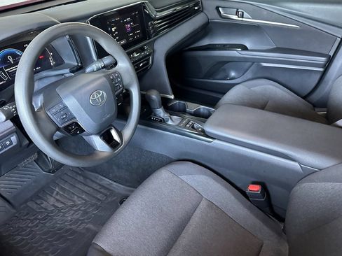 Used 2025 Toyota Camry LE FWD image 7