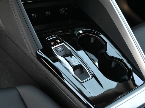 Certified 2025 Audi Q5 Premium w/ Convenience Package image 11