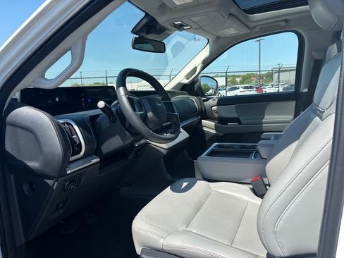 Certified 2025 Ford Expedition Active AWD/4WD image 14
