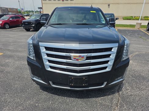 Used 2018 Cadillac Escalade Luxury AWD/4WD image 8