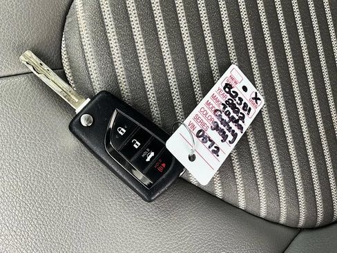 Used 2022 Toyota Camry SE FWD image 35