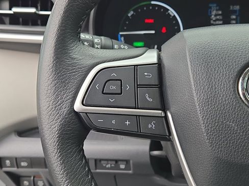 Used 2024 Toyota Sienna XLE image 24