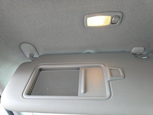 Used 2024 Hyundai Elantra Limited image 26