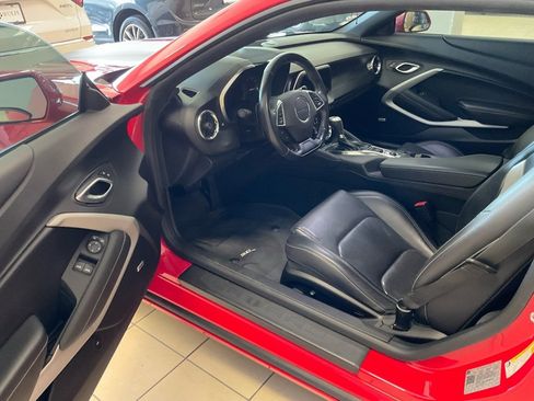 Used 2018 Chevrolet Camaro LT image 8