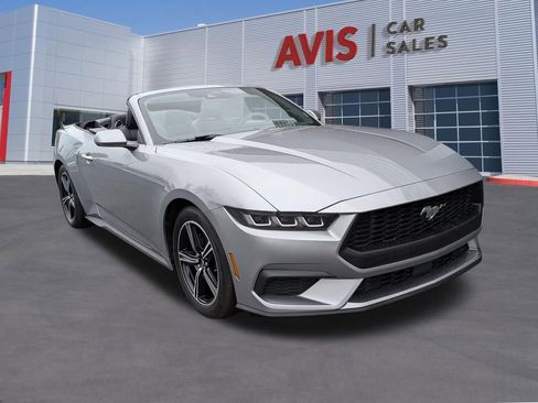 Used 2025 Ford Mustang Premium RWD image 3