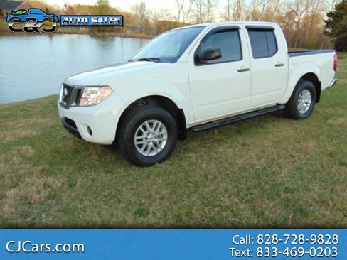 Used 2019 Nissan Frontier SV image 1