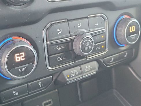 Used 2021 Chevrolet Suburban Z71 w/ Rear Media and Nav Package image 19