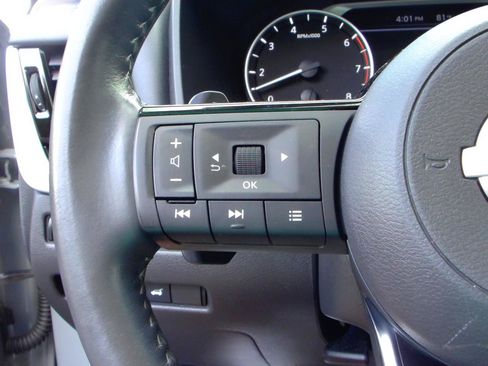 Used 2023 Nissan Rogue SL FWD image 16