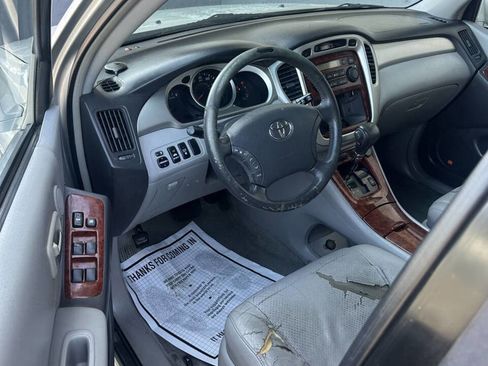 Used 2004 Toyota Highlander 2WD V6 image 5