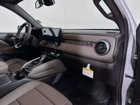 New 2025 Chevrolet Colorado ZR2 w/ Technology Package image 31