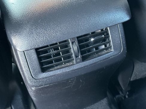 Used 2014 Toyota Venza LE image 14