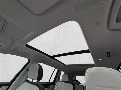 Used 2026 GMC Acadia Denali w/ Super Cruise Package FWD image 15