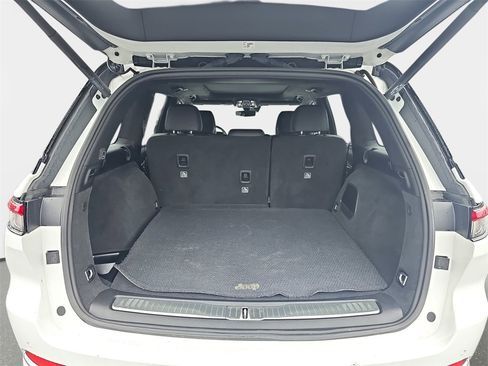 Used 2023 Jeep Grand Cherokee Summit image 14