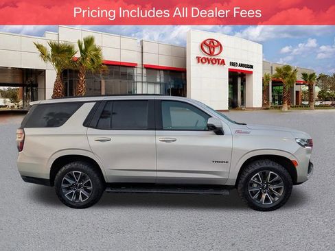 Used 2023 Chevrolet Tahoe Z71 w/ Luxury Package AWD/4WD image 3
