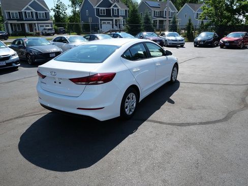 Used 2018 Hyundai Elantra SE FWD image 6