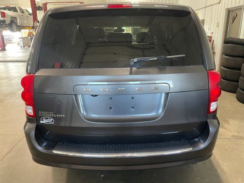 Used 2020 Dodge Grand Caravan SE w/ SE Plus Group FWD image 22