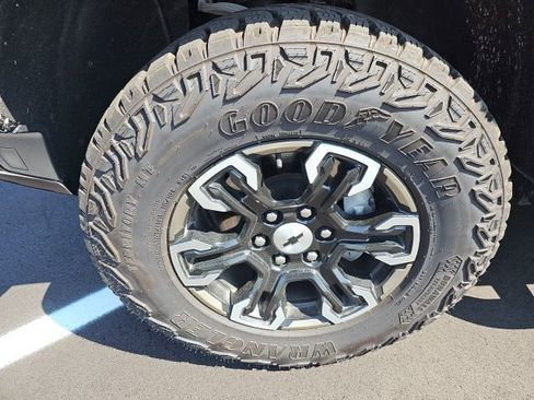 Used 2023 Chevrolet Silverado 1500 ZR2 w/ Technology Package image 13