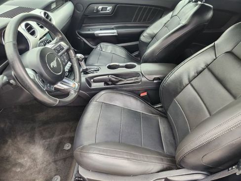 Used 2017 Ford Mustang Premium RWD image 9