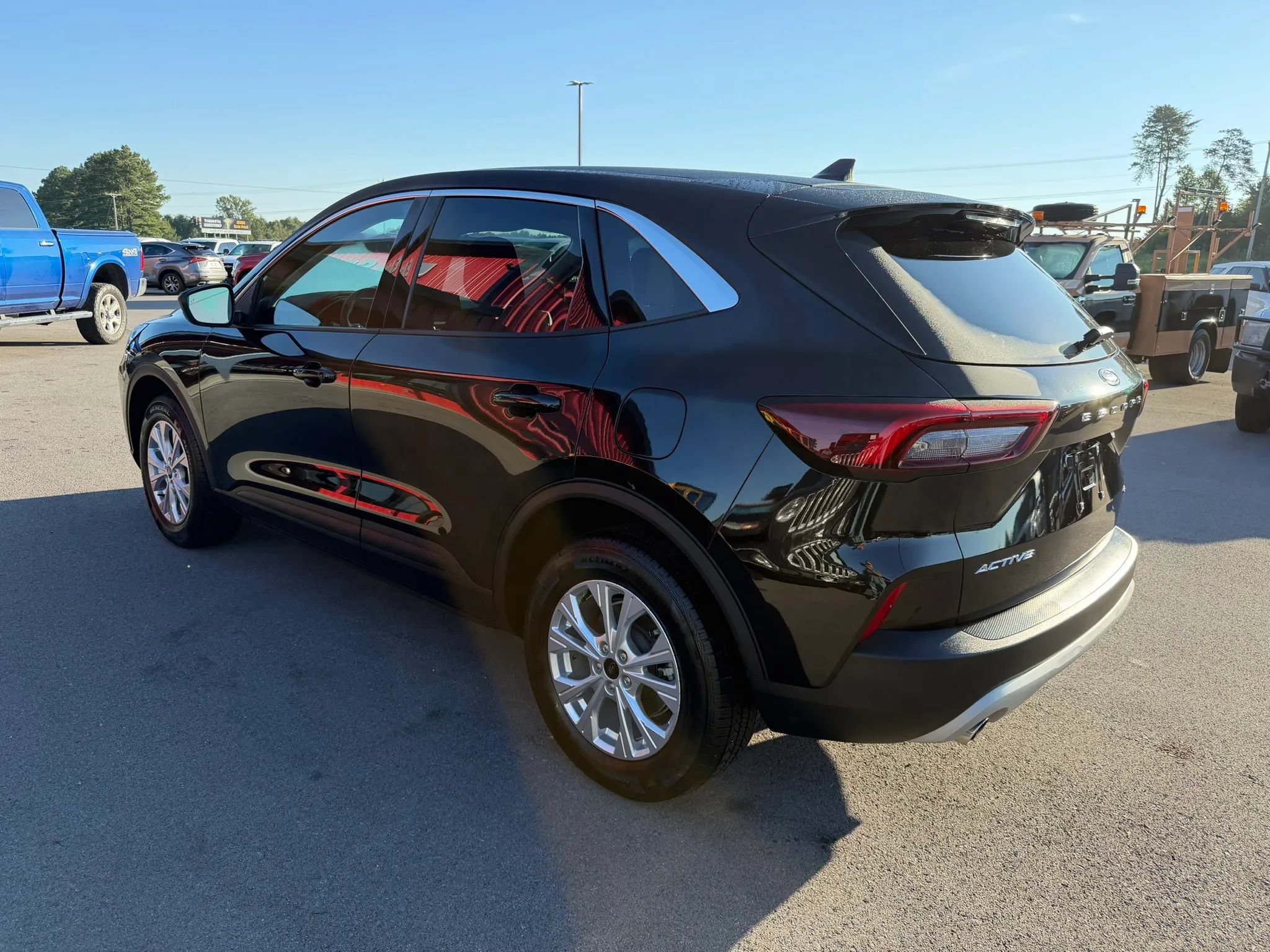 Used 2023 Ford Escape Active AWD/4WD image 4