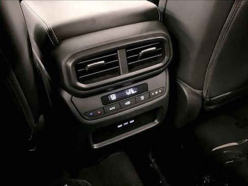 Used 2025 Honda Pilot EX-L image 33