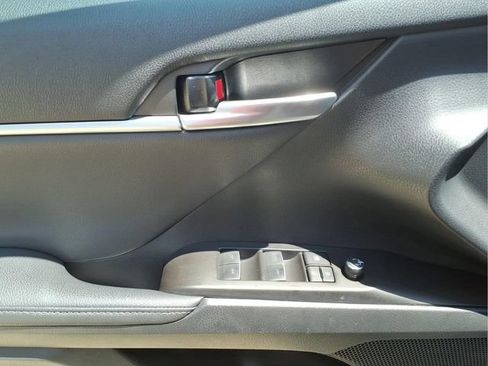 Used 2023 Toyota Camry XLE FWD image 11