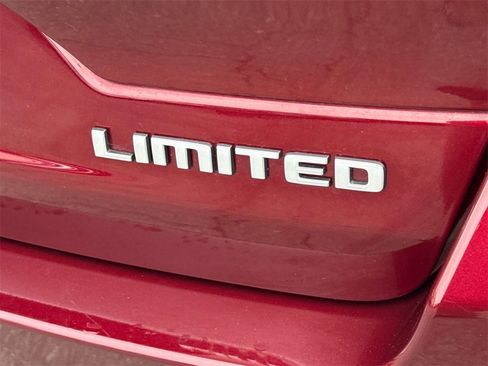 Used 2024 Jeep Grand Cherokee Limited image 7