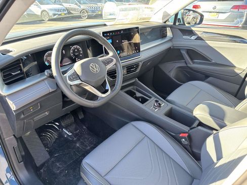 New 2026 Volkswagen Tiguan SE FWD image 12