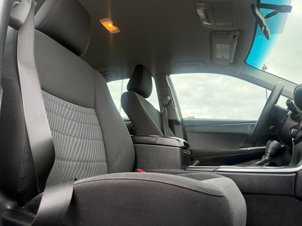 Used 2015 Toyota Camry LE FWD image 14