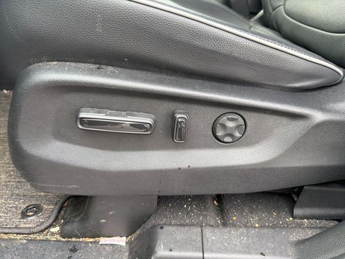 Used 2025 Honda Odyssey Touring image 13