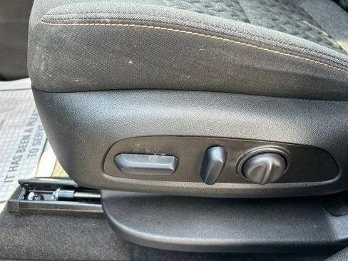 Used 2023 Chevrolet Equinox LT FWD image 15
