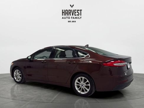 Used 2019 Ford Fusion SE image 3
