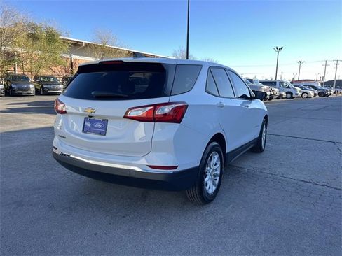 Used 2018 Chevrolet Equinox LS image 3