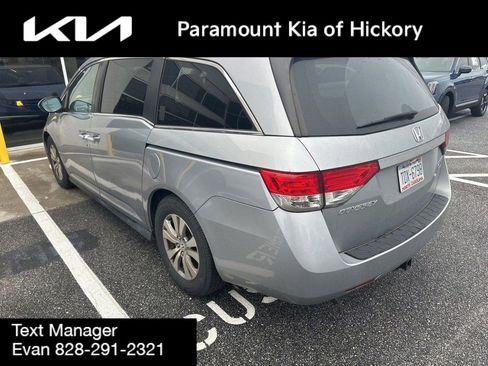 Used 2017 Honda Odyssey SE image 4
