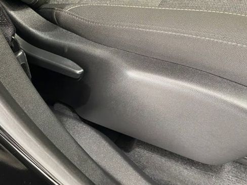 Used 2025 GMC Acadia Elevation image 22