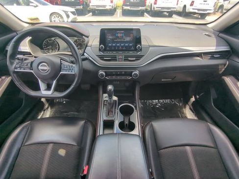 Used 2024 Nissan Altima 2.5 SR FWD image 16