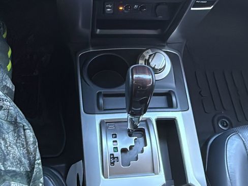 Used 2015 Toyota 4Runner Limited image 15