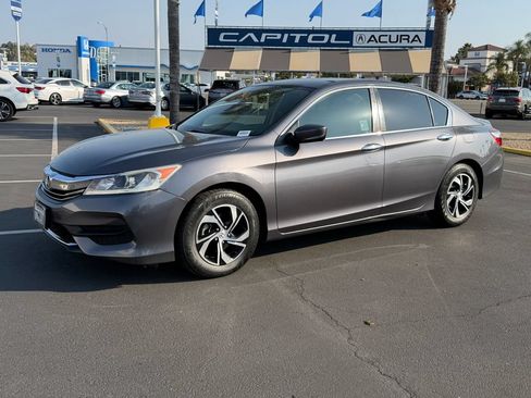 Used 2017 Honda Accord LX image 4
