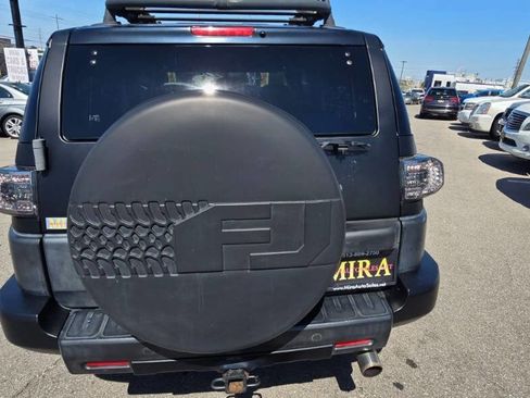 Used 2007 Toyota FJ Cruiser 4WD image 76