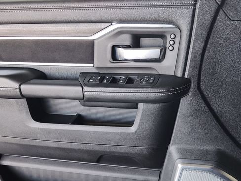 New 2026 RAM 3500 Laramie AWD/4WD image 19