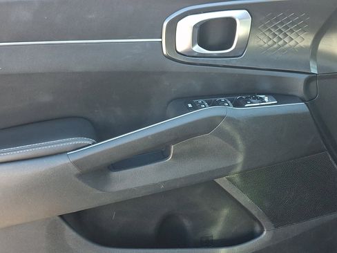 Certified 2024 Kia Sorento S image 13