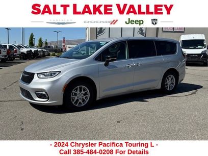Used 2024 Chrysler Pacifica Touring-L