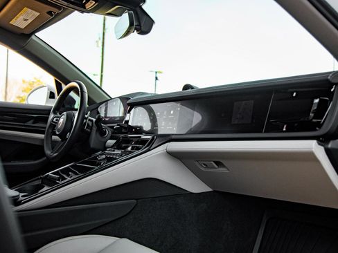 Certified 2025 Porsche Panamera 4 image 45