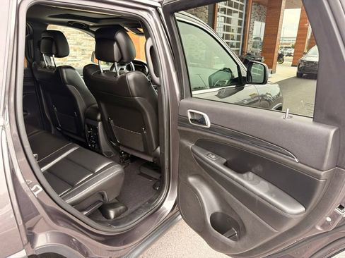 Used 2020 Jeep Grand Cherokee Limited AWD/4WD image 15