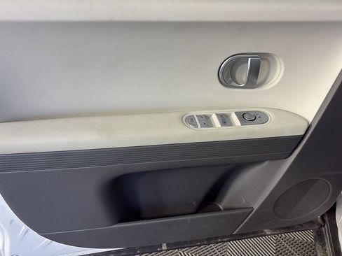 Used 2024 Hyundai Ioniq 5 SE image 45