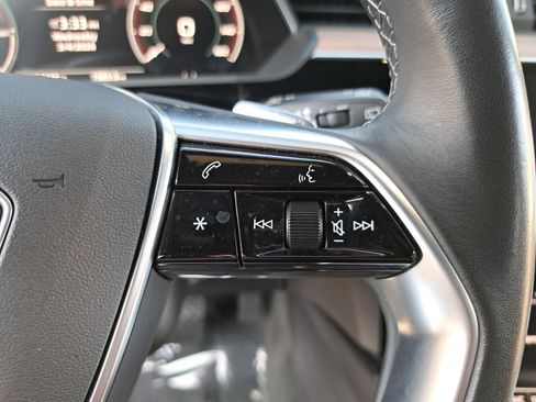 Used 2024 Audi Q8 e-tron Premium Plus w/ Premium Plus Package image 18