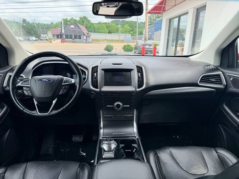 Used 2019 Ford Edge Titanium w/ Equipment Group 301A AWD/4WD image 19