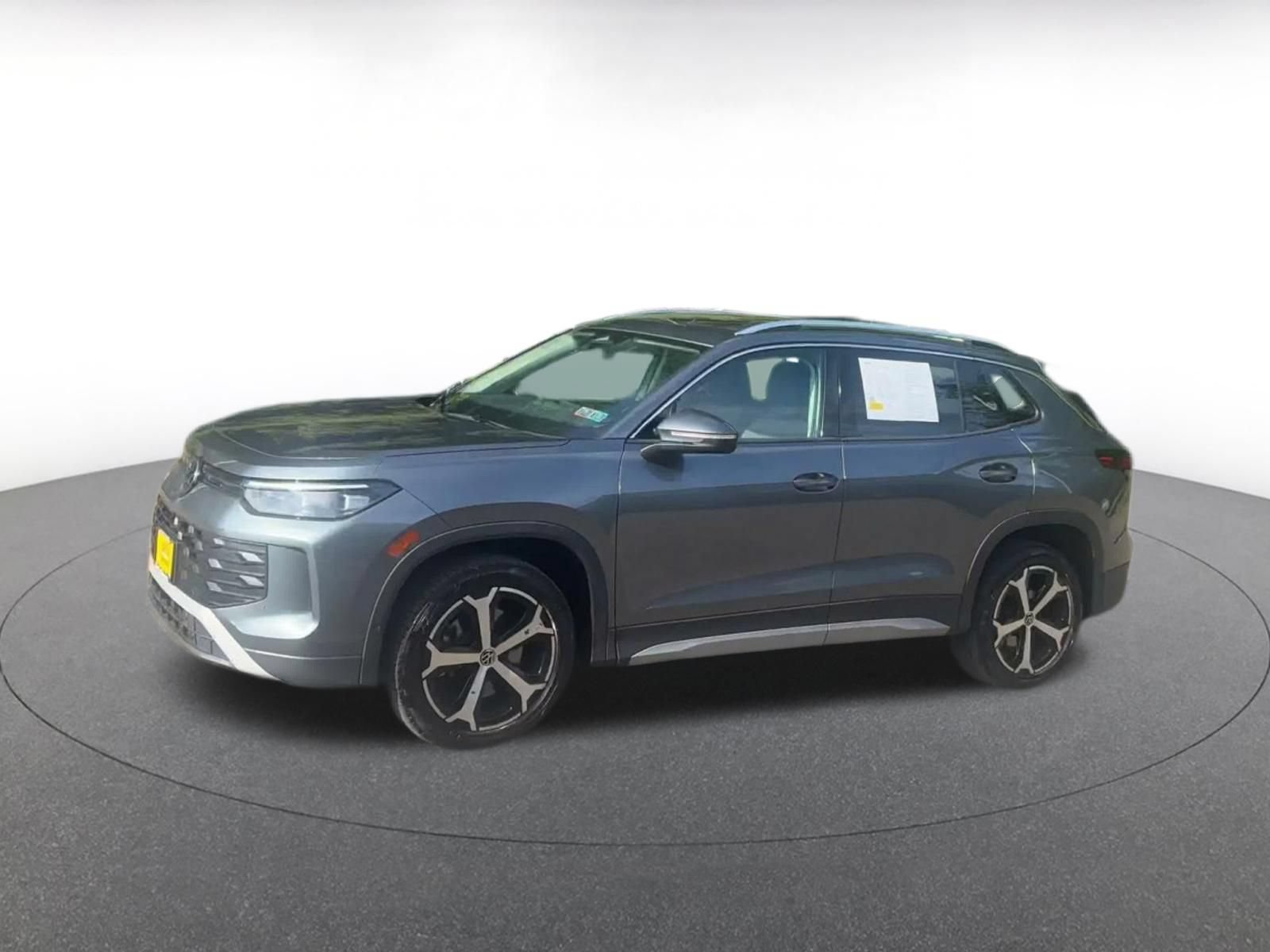 Used 2026 Volkswagen Tiguan SE AWD/4WD image 7
