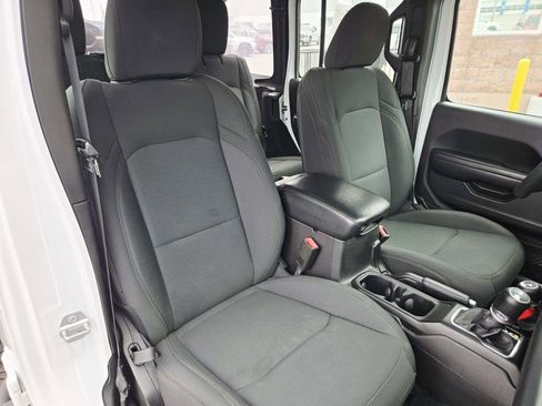 Used 2018 Jeep Wrangler Unlimited Sport image 16