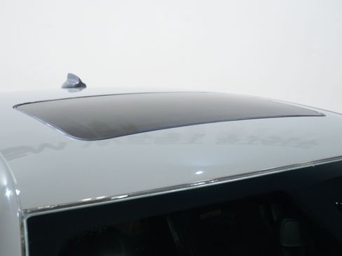 Used 2017 Dodge Charger R/T RWD image 12