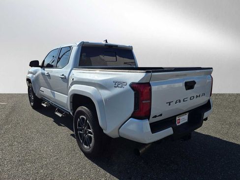 Certified 2025 Toyota Tacoma TRD Sport w/ TRD Sport Premium Package image 5